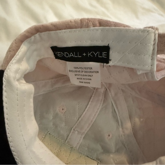 NWT Kendall + Kylie Los Angeles Studio Quilted Velour Baseball Cap - Picture 4 of 4